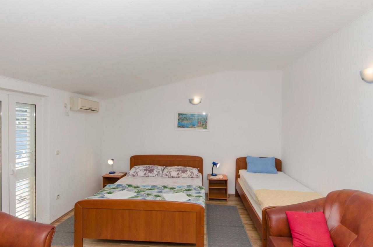 Appartement And Nike Sobra