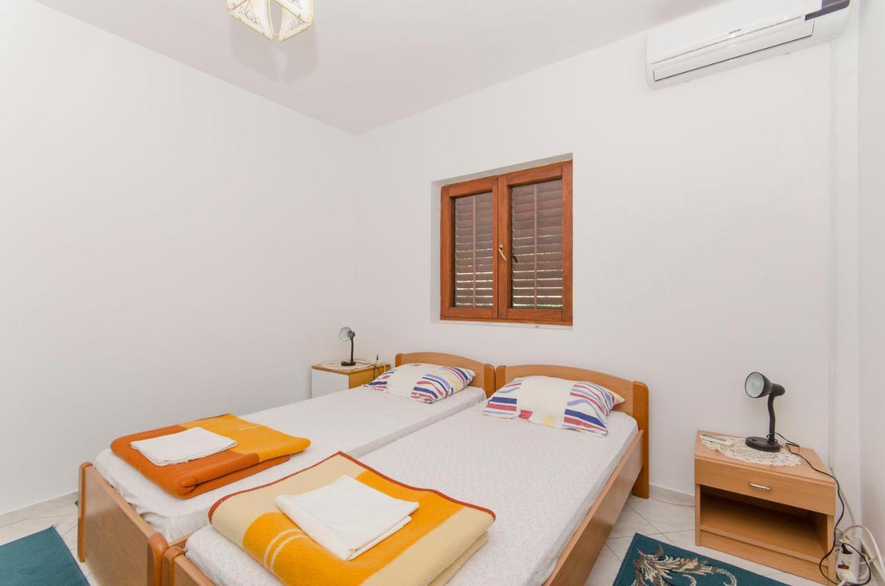 Apartman And Nike Sobra